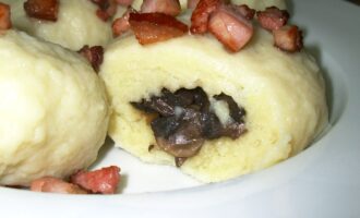 Кнедлики с грибами
