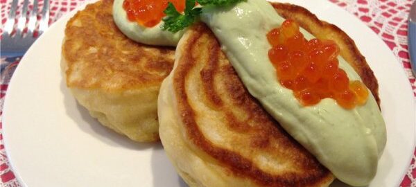 Оладьи с кремом из авокадо