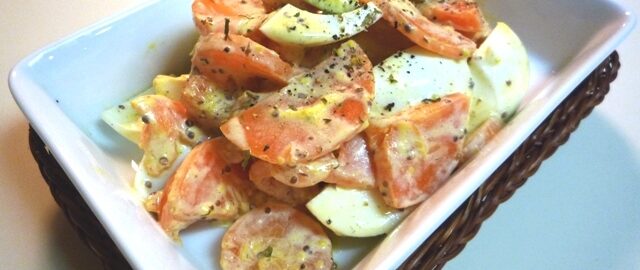 Салат из вареной моркови и яиц