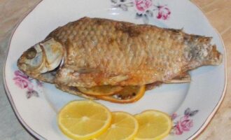 Запеченная в соли рыба