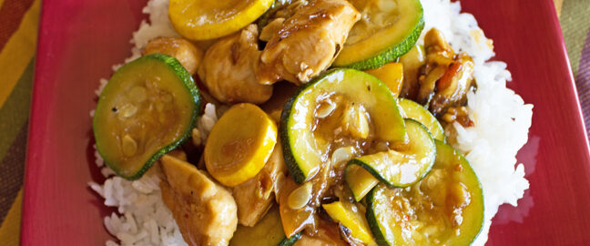 Жареная курица с кабачками