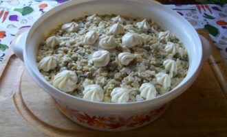 Салат с тунцом, рисом и огурцом