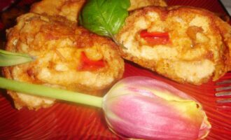 Куриный рулет с перцем и сыром