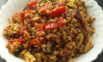 Гречка с курицей и овощами