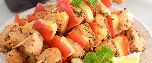 Шашлыки из курицы на шпажках