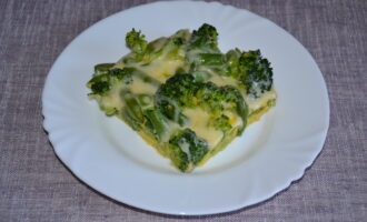 Запеканка из брокколи и фасоли