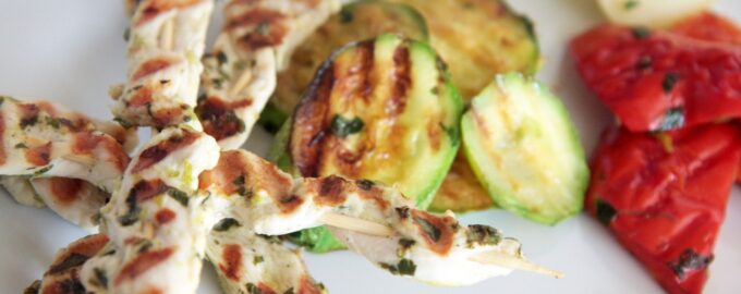 Курица на гриле с овощами