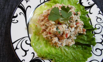 Салат с тунцом и овощами