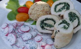 Куриные рулеты со шпинатом