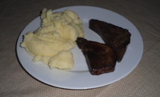Печень свиная в вине с медом