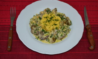 Куриная печень в молочном соусе