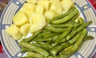Стручковая фасоль с картофелем