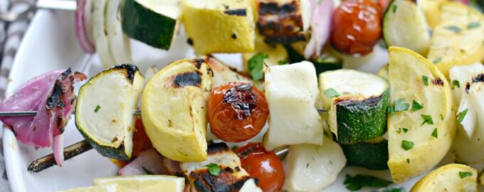 Овощные шашлычки с сыром халлуми