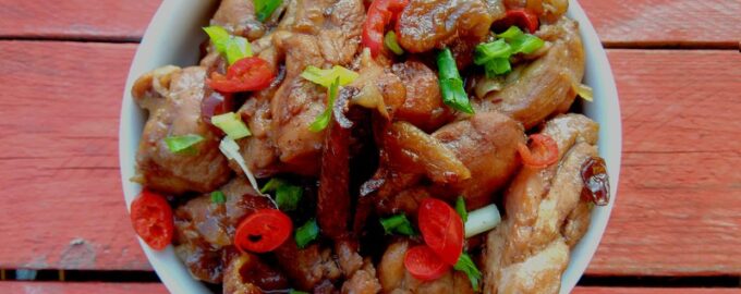 Курица с финиками