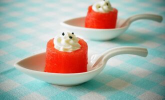 Арбуз с сыром филадельфия