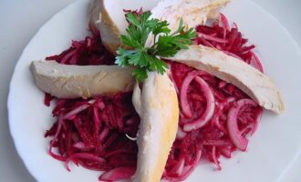 Салат из свеклы с курицей