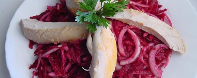 Салат из свеклы с курицей