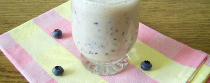 Смузи с черникой