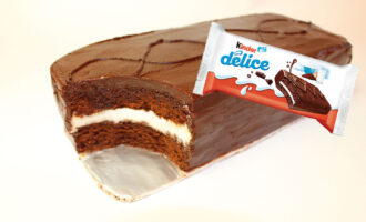 Гигантский шоколадный батончик Kinder Delice
