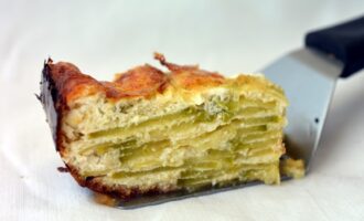 Кабачковая запеканка с перепелиными яйцами