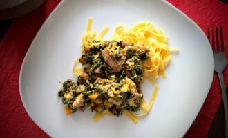 Филе индейки со шпинатом и шампиньонами