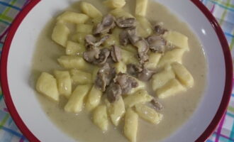 Гуляш из куриных желудков