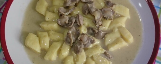 Гуляш из куриных желудков
