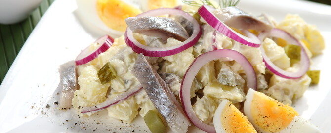 Салат из сельди с яйцом и майонезом