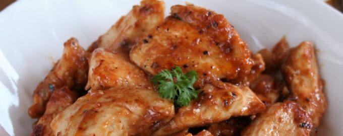 Куриное филе в маринаде из кетчупа и горчицы