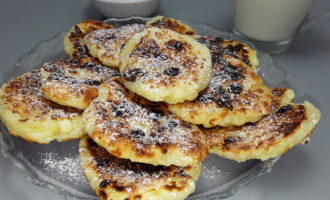 Нежные сырники с изюмом