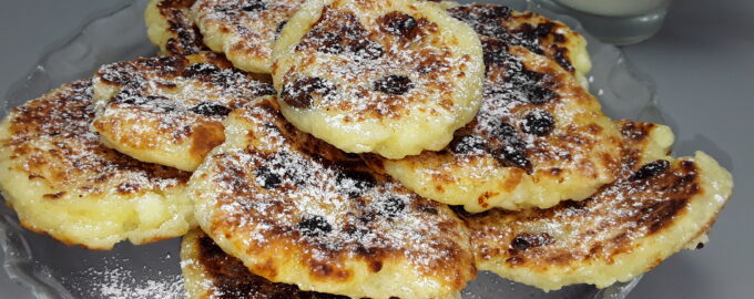 Нежные сырники с изюмом