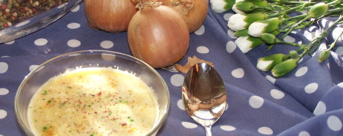 Луковый крем-суп на говяжьем бульоне