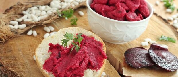 Паста из запеченной свеклы и фасоли