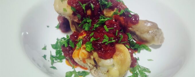 Куриные ножки с карамельным луком