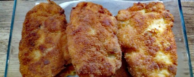 Свиная отбивная, фаршированная сыром
