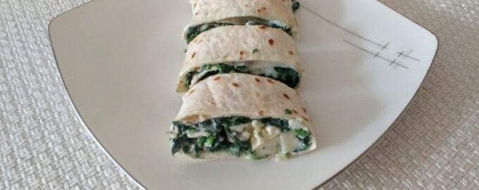Рулет с сыром и шпинатом