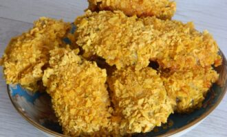 Куриные крылышки в кукурузных хлопьях в духовке