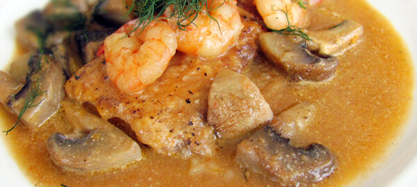Рыба с креветками и грибами
