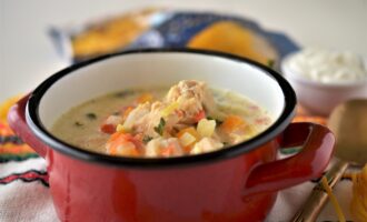 Густой куриный суп с лапшой