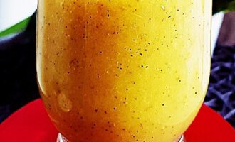 Коктейль из киви, ананаса и апельсина