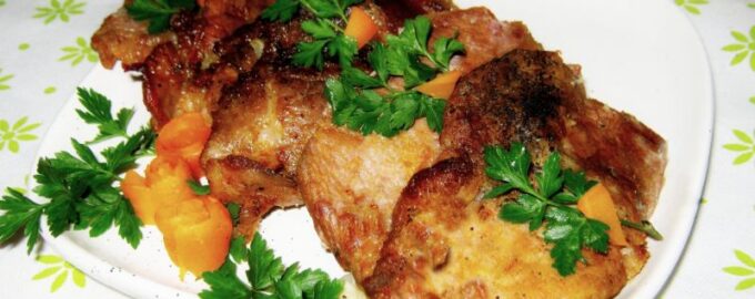 Свинина, запеченная кусочками