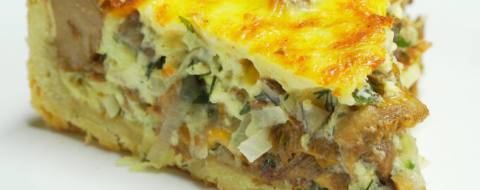 Киш с грибами, сыром и луком пореем