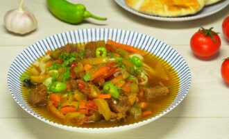 Лагман из говядины с овощами