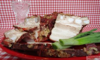 Грудинка горячего засола в луковой шелухе