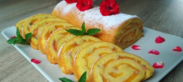 Персиковый рулет. Выпекается вместе с начинкой