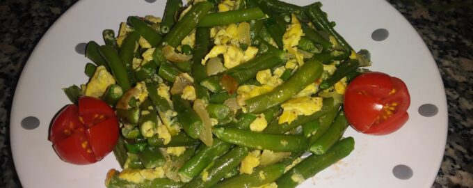 Стручковая фасоль с яйцом по-армянски