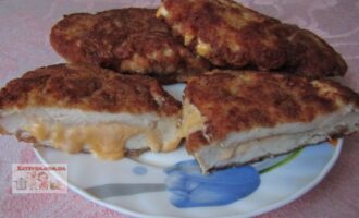 Куриные отбивные с сыром в панировке