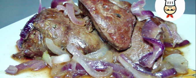 Куриная печень с медом и луком