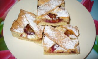 Песочный пирог со сливами