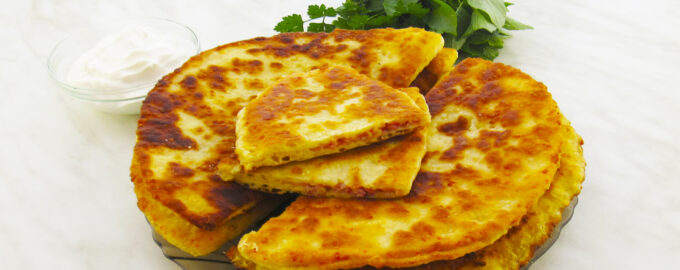 Сырные лепешки на кефире на сковороде